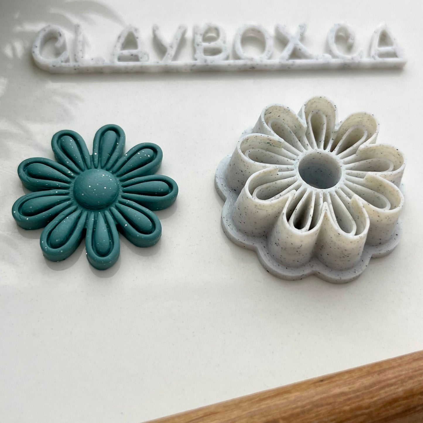 Daisy stamp/cutter