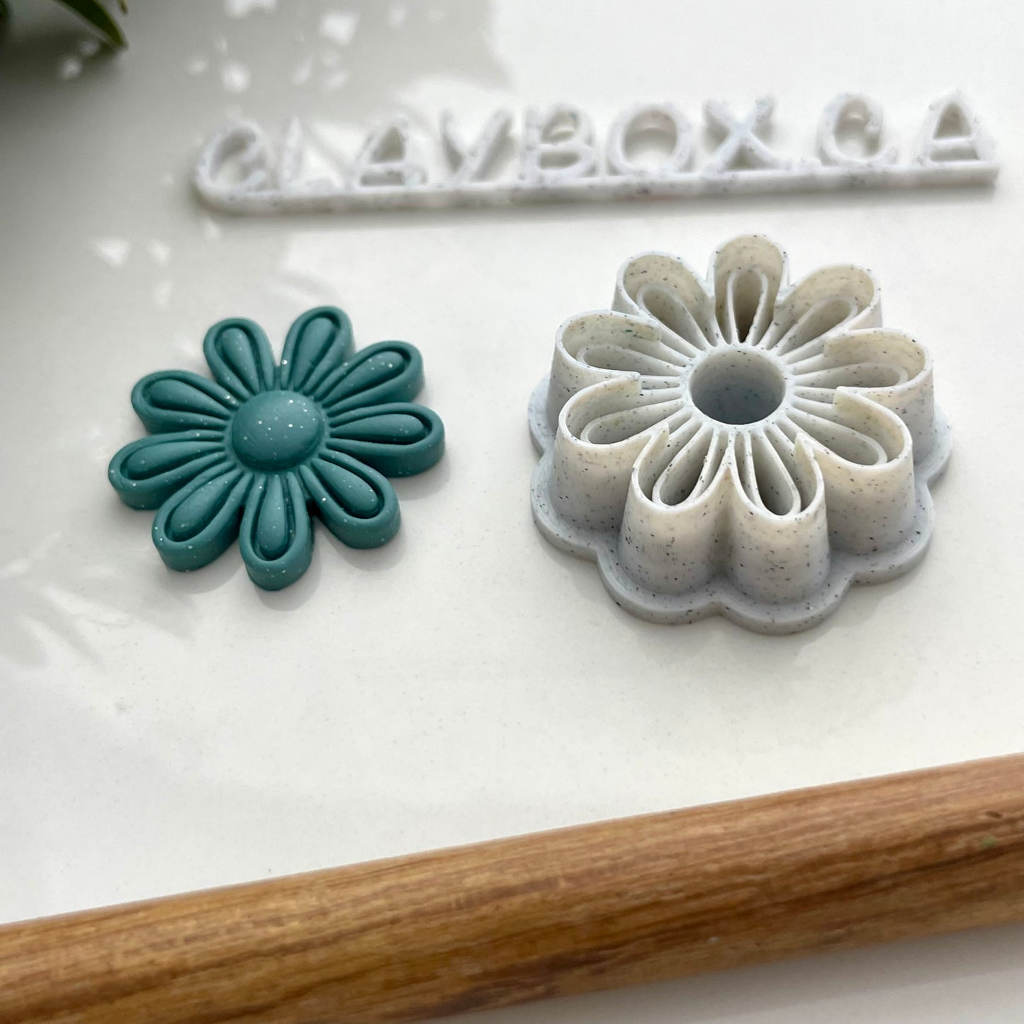Daisy stamp/cutter