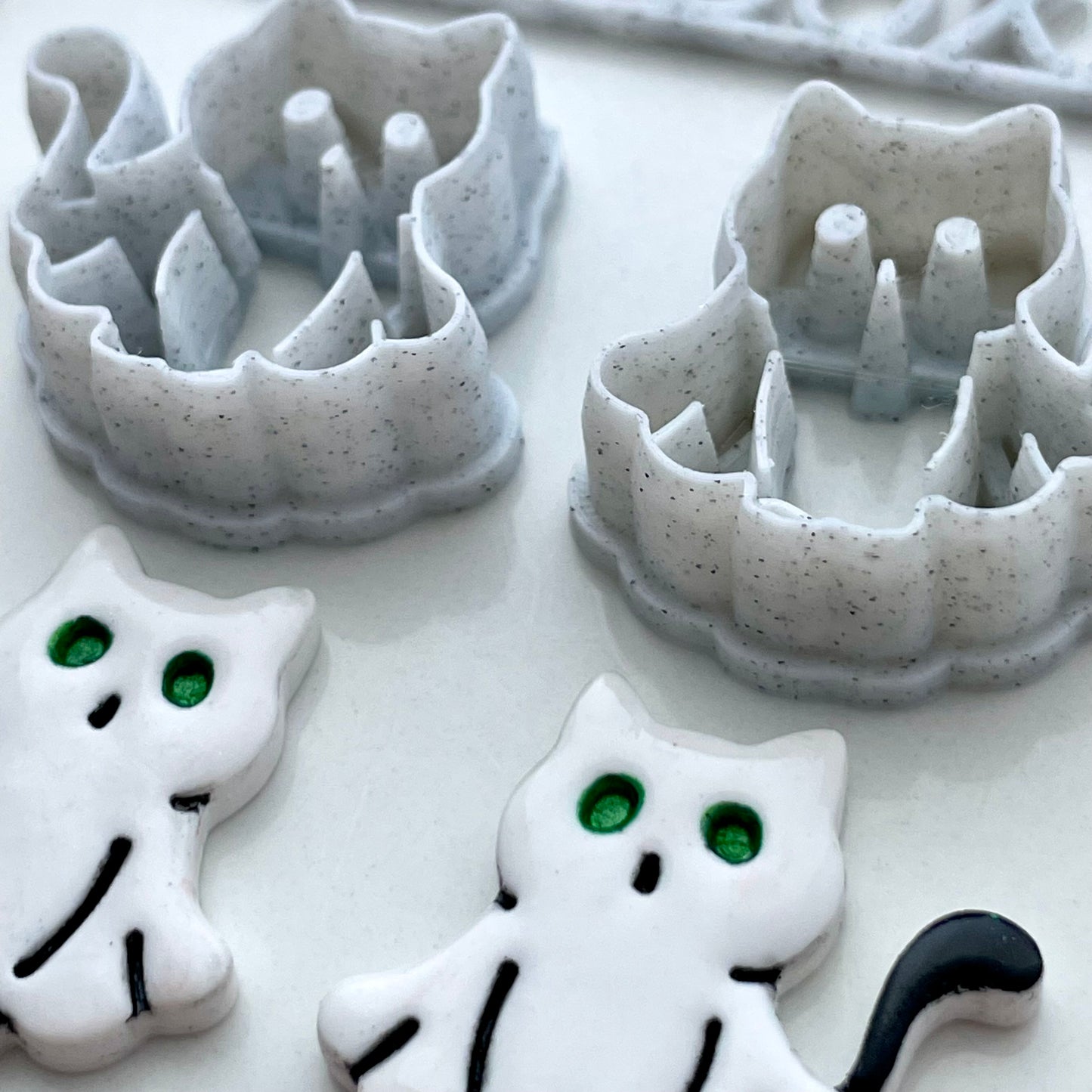 Ghost cat cutter pair