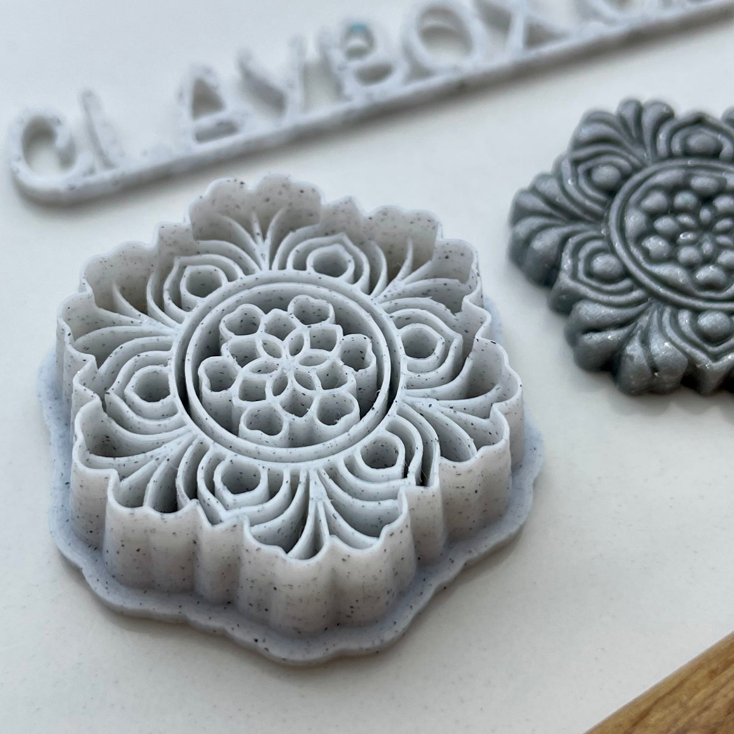 Henna mandala #3 combined stamp/cutter