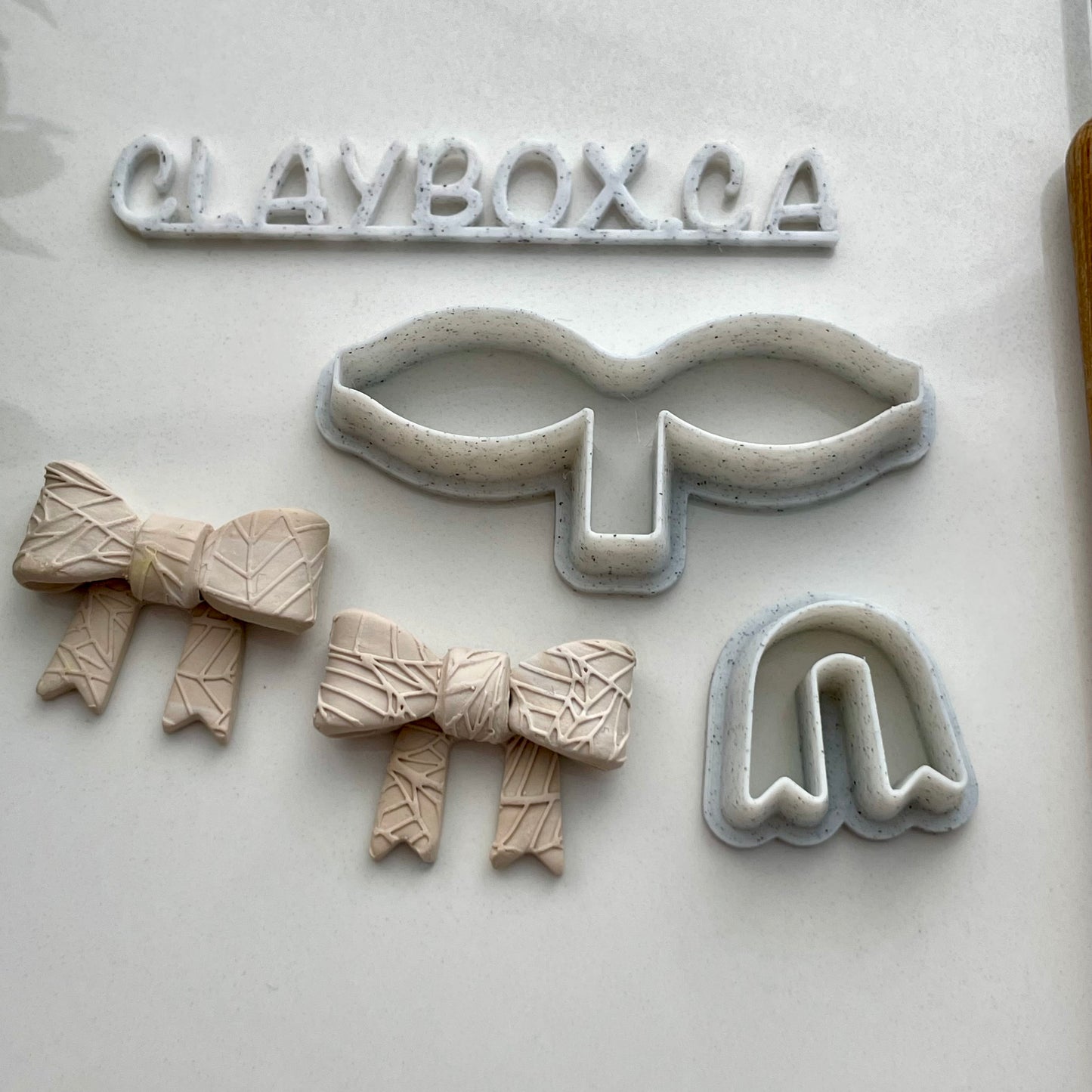 Folded bow cutter pair