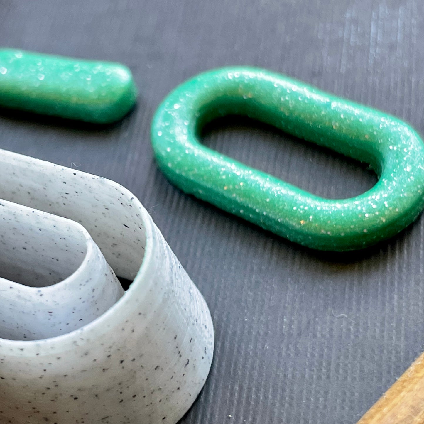 Capsule donut cutter