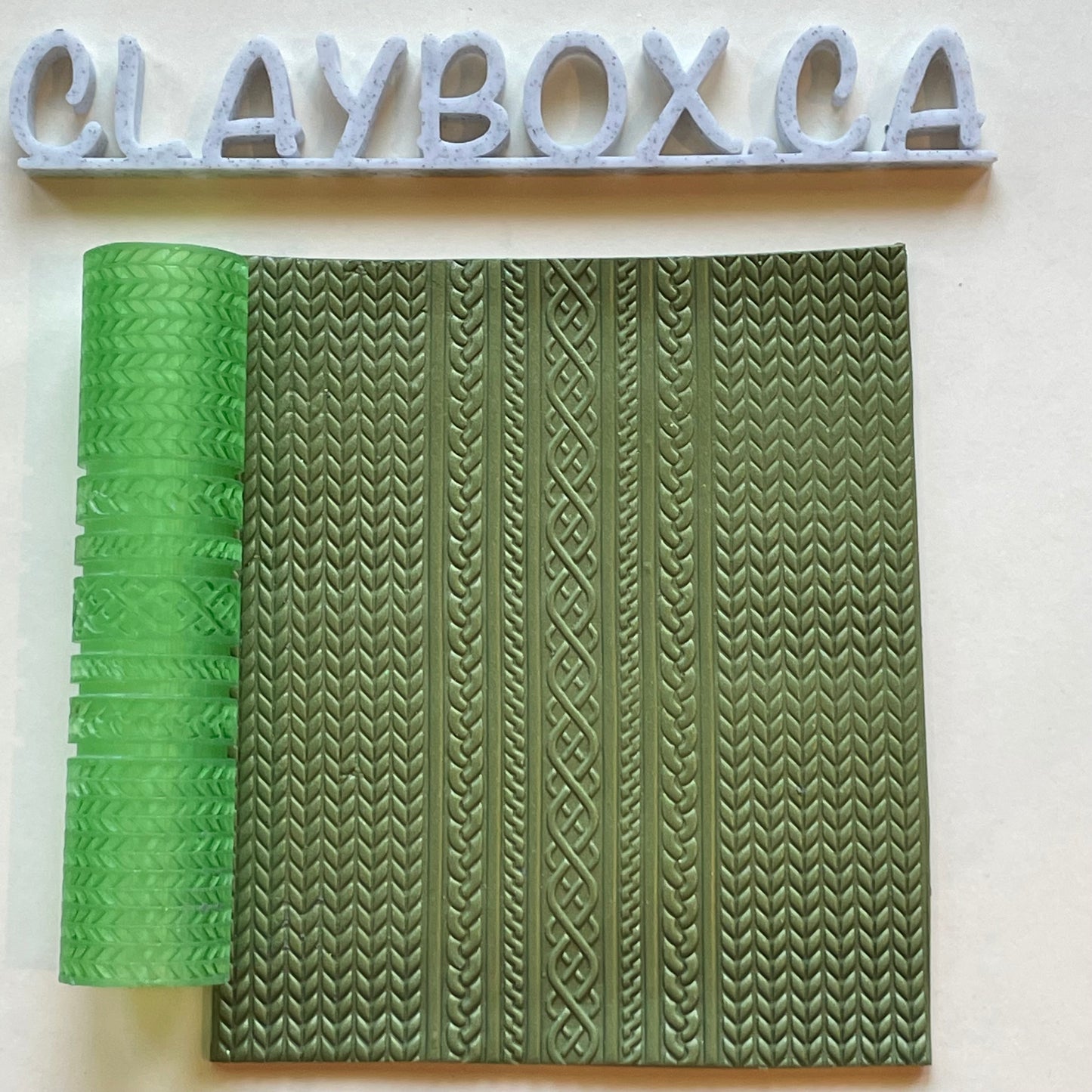 Sweater texture roller