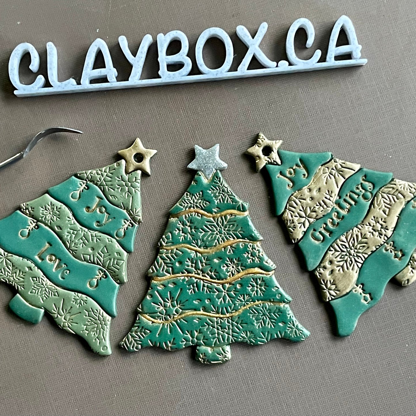 Large Christmas tree cutter with stamp lines