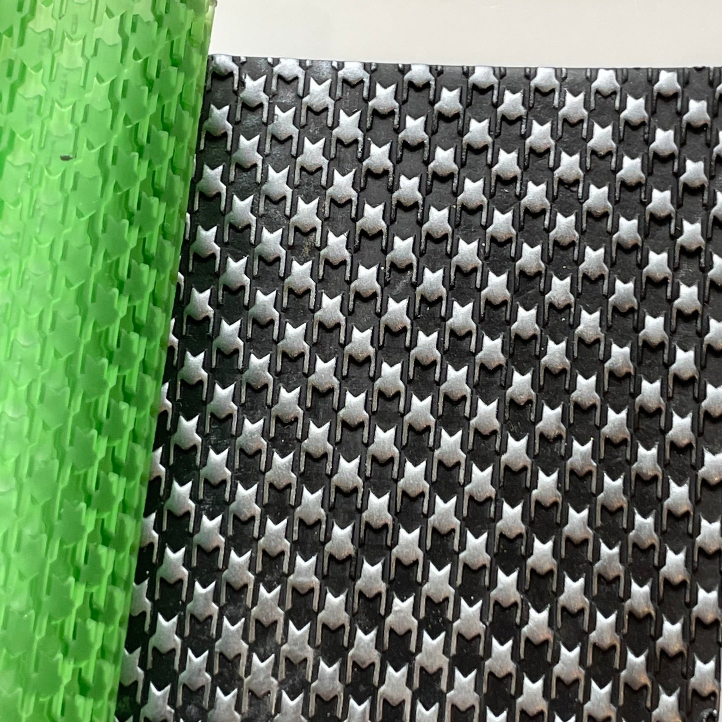 Houndstooth roller