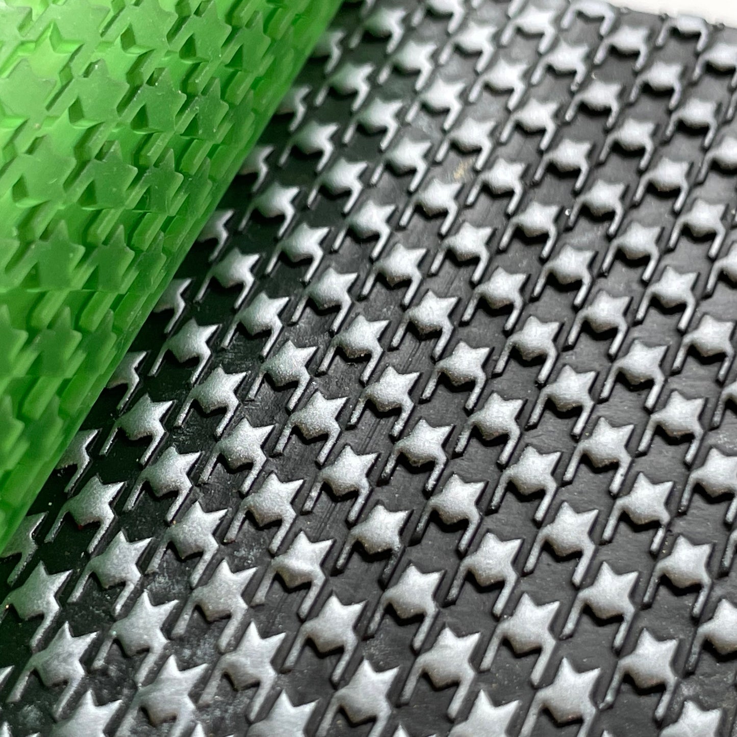 Houndstooth roller