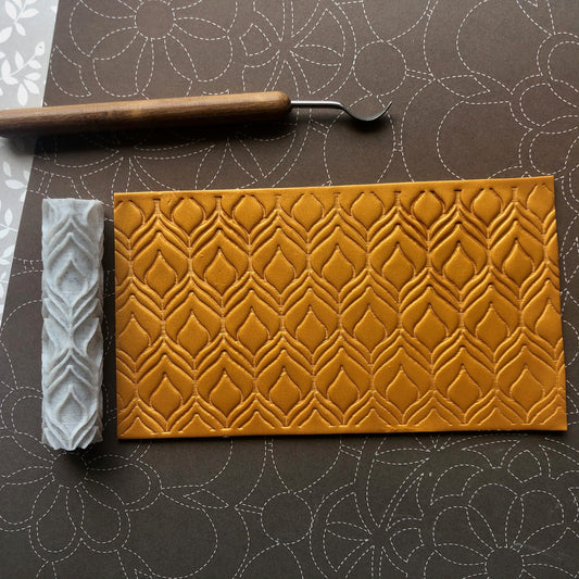 Peacock roller