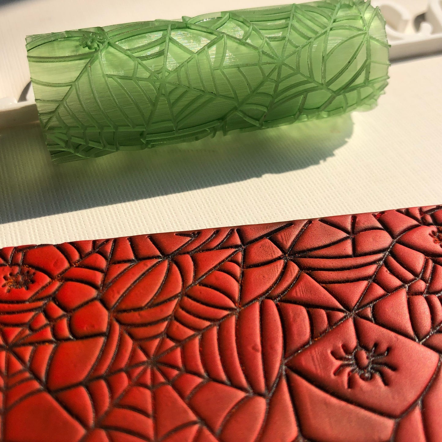 Halloween spiderweb roller