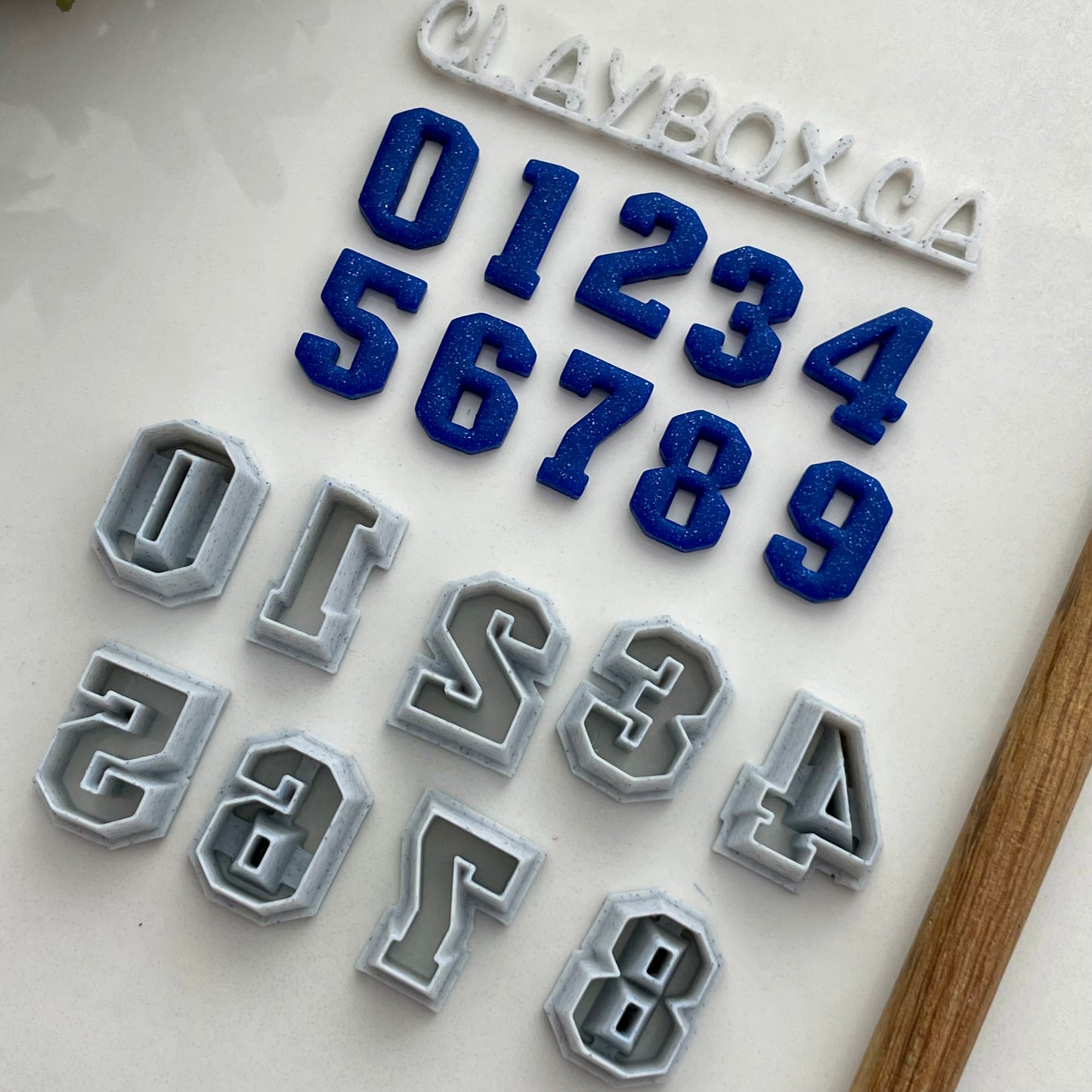 College numbers cutter set