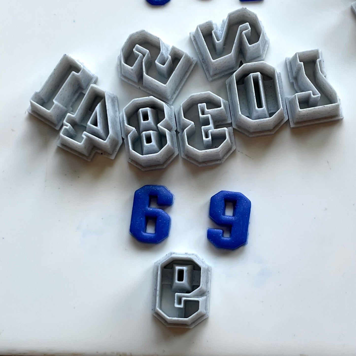 College numbers cutter set