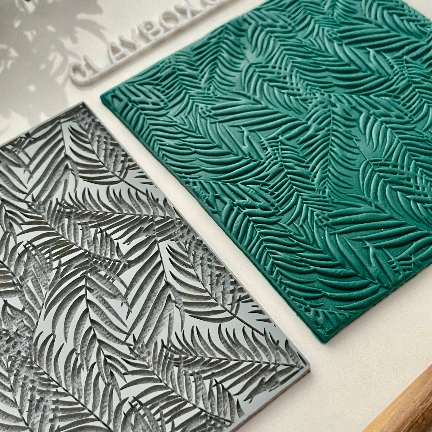 Palm leaves texture mat