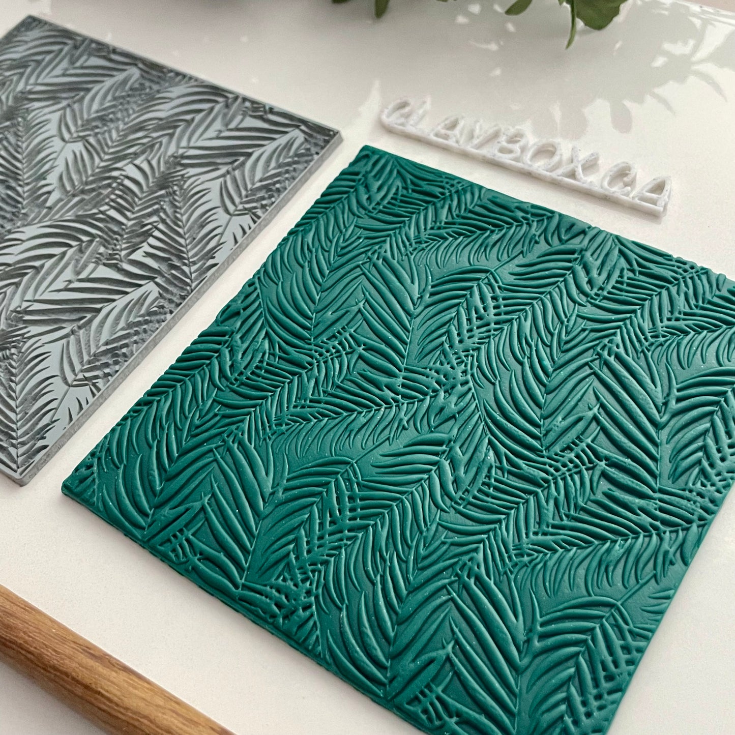 Palm leaves texture mat