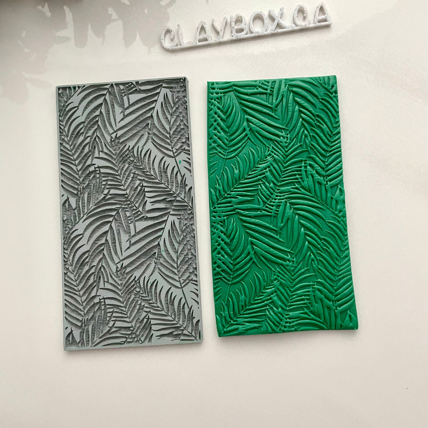 Palm leaves texture mat