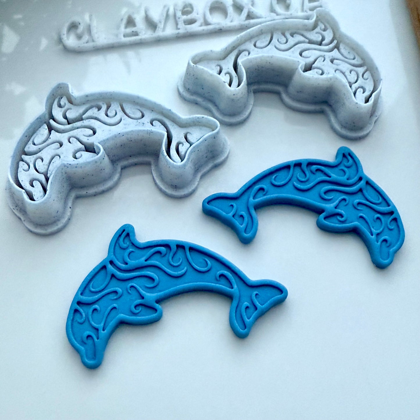 Patterned dolphin cutter pair