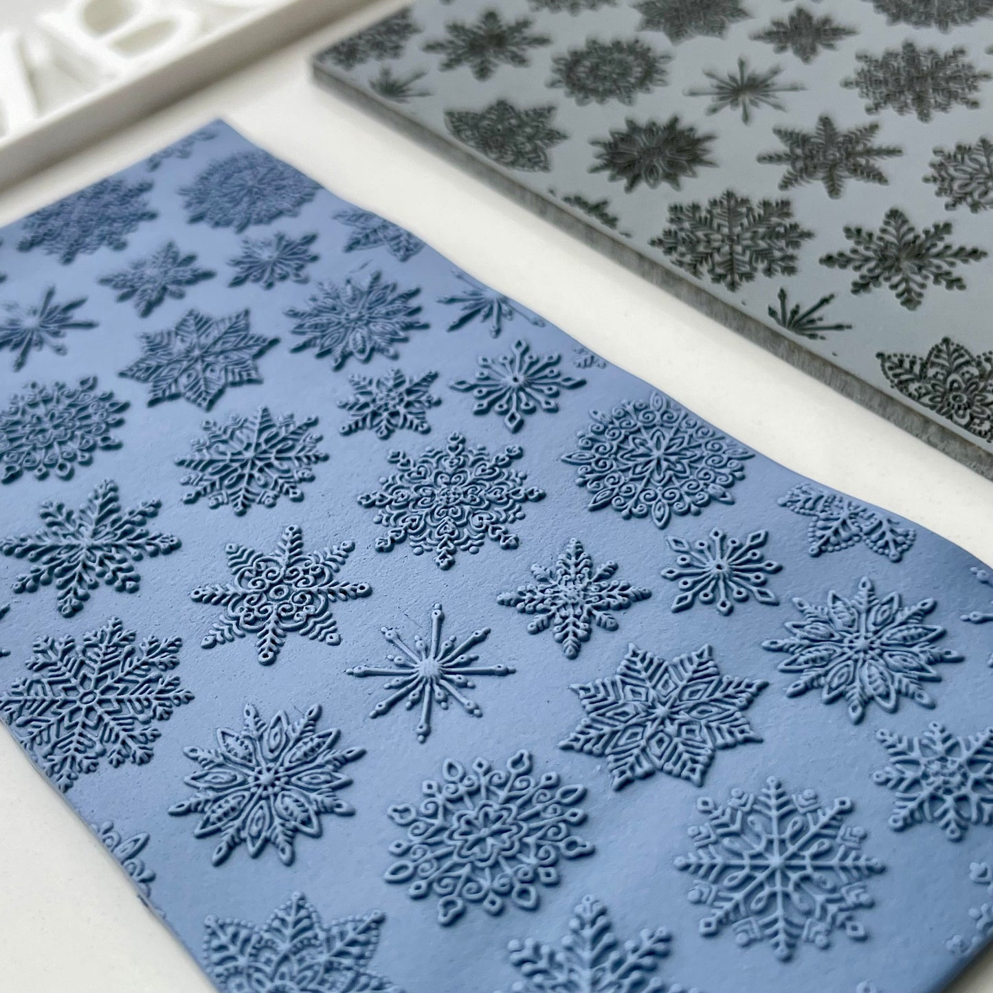 Snowflakes texture mat