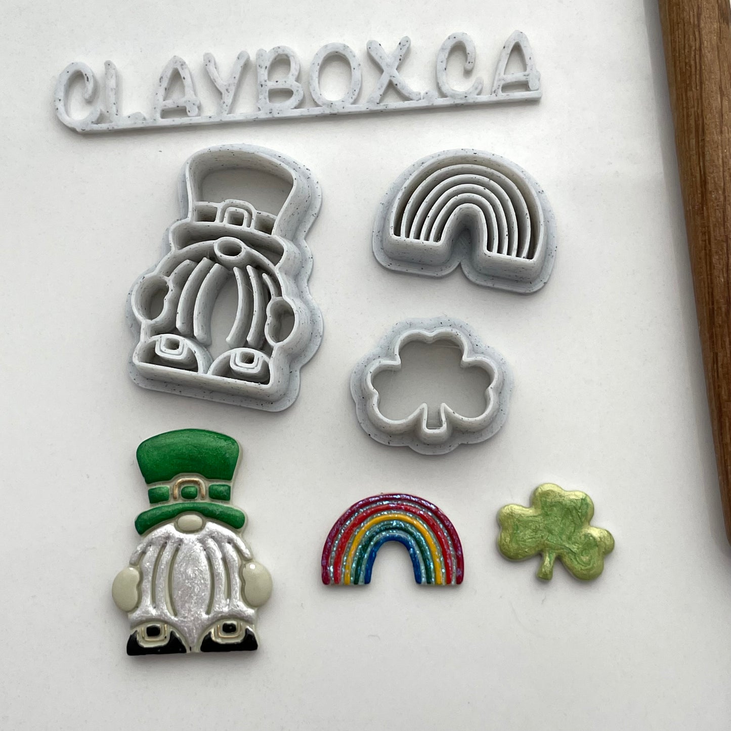 Leprechaun/gnome with extra rainbow and clover cutters
