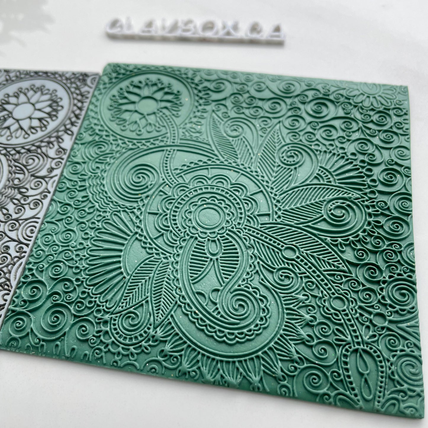 Large paisley swirls texture mat