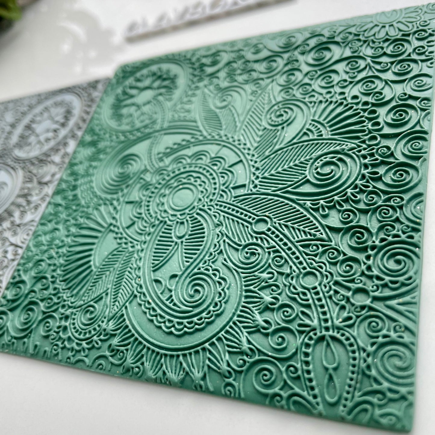 Large paisley swirls texture mat