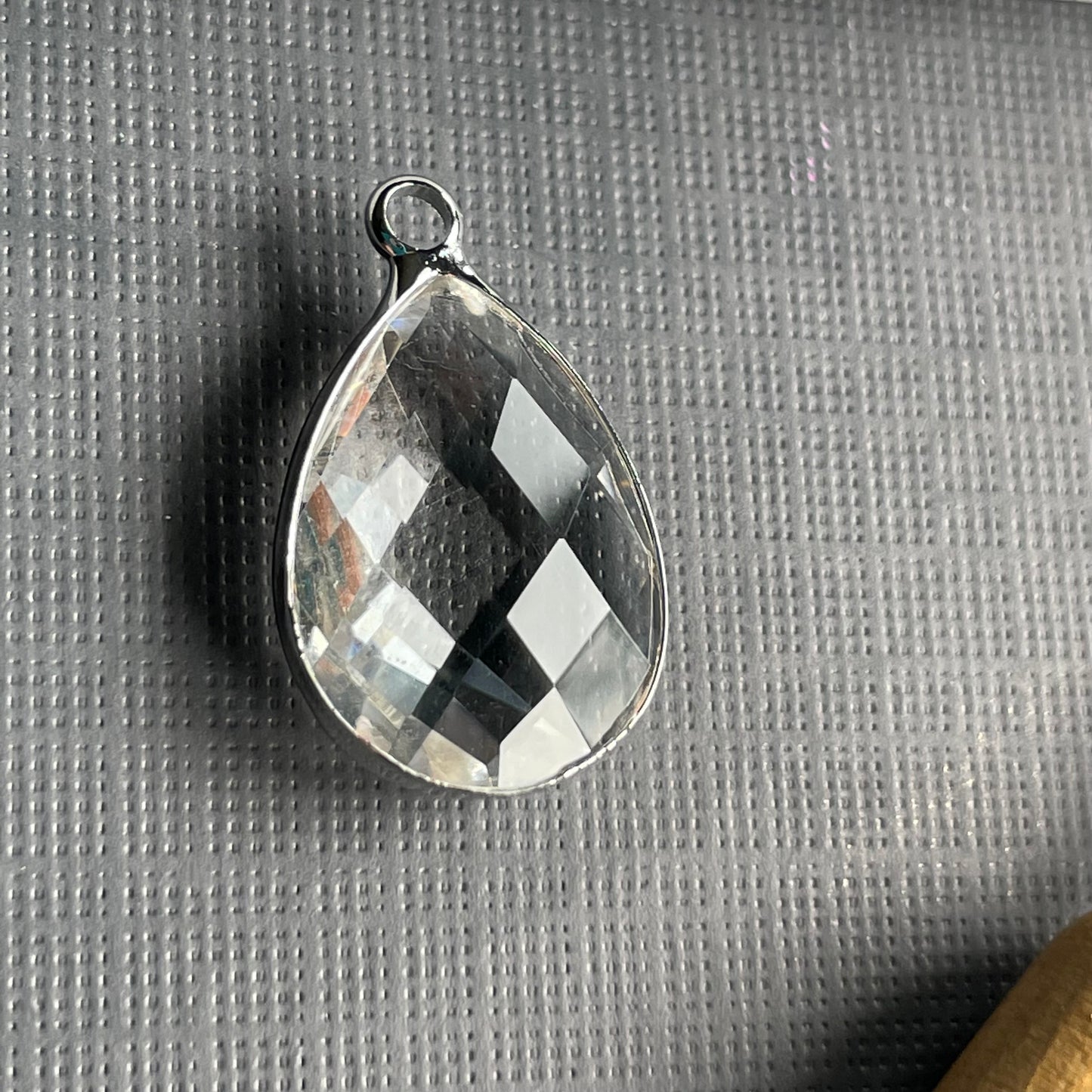 Faceted glass teardrop 13mm x 18mm - 6 pieces