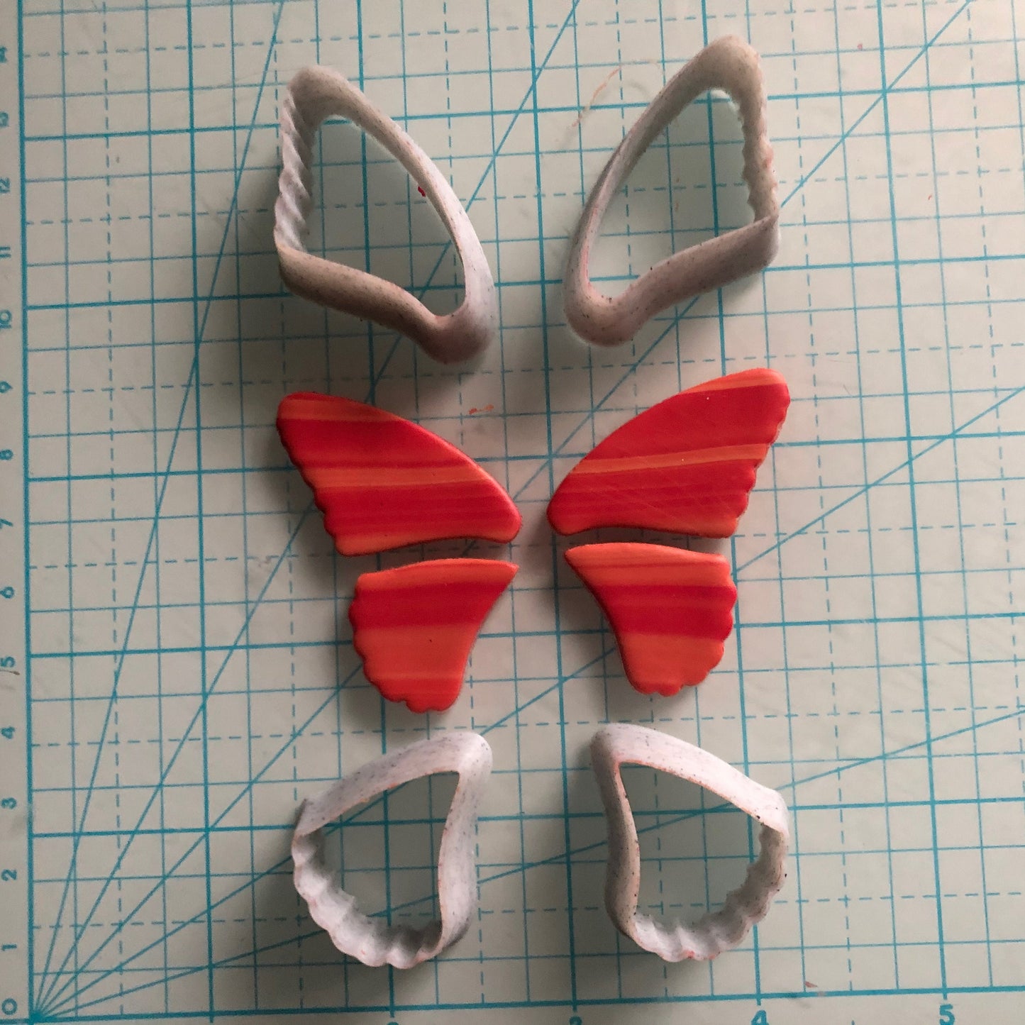 Butterfly wing cutter set